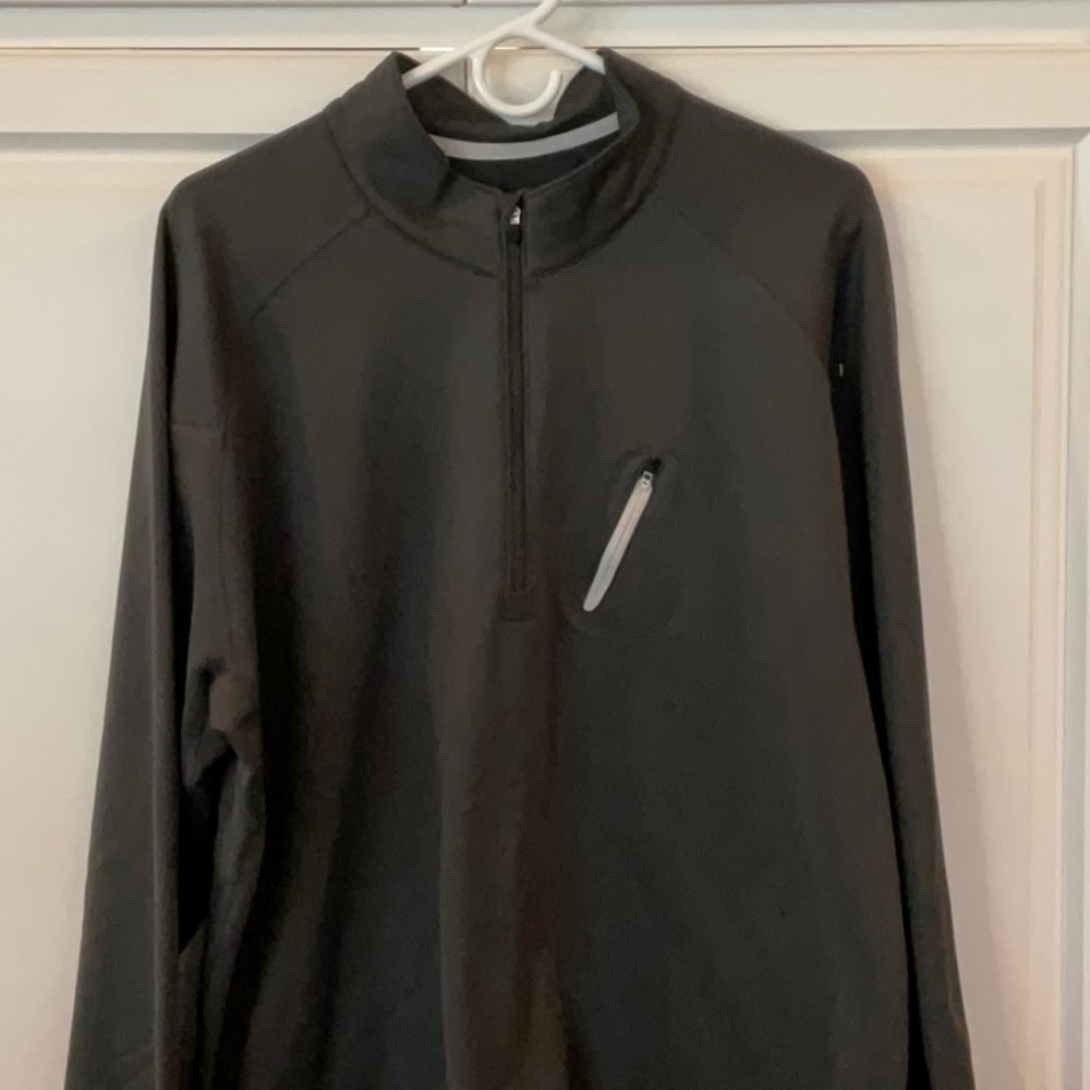 Nike athletic training or loungewear top. In mint condition.